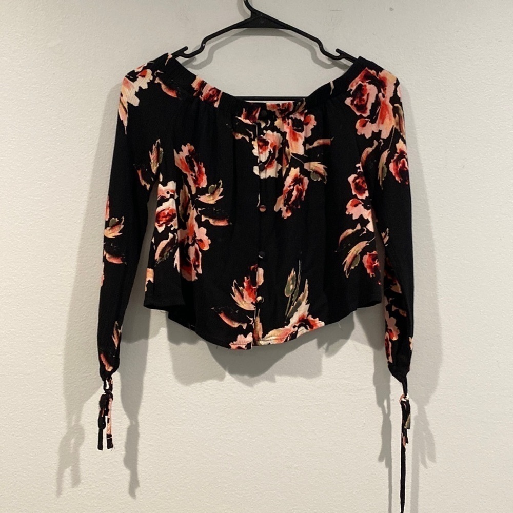 Kendall & Kylie Black and Pink Floral Long Sleeve Crop Top-Off Shoulder-Size XS